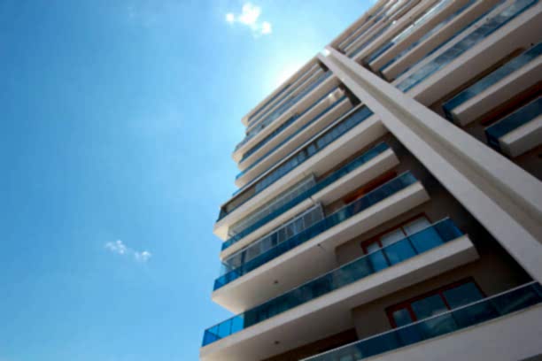 Cam Balkon Sürgülü mü Katlanır mı